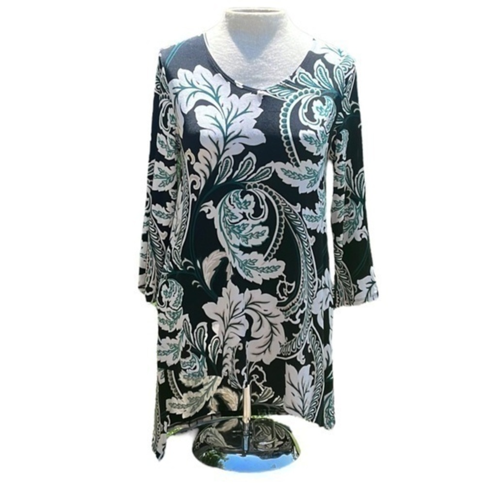 Travelers by Chicos long sleeve blouse short in front/ long in back